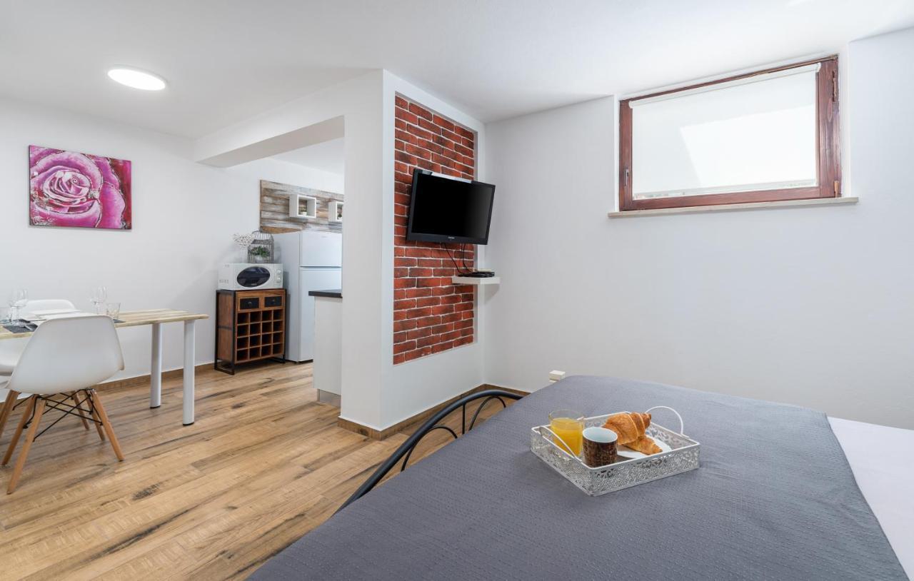 Apartments Ariana Umag Exterior foto